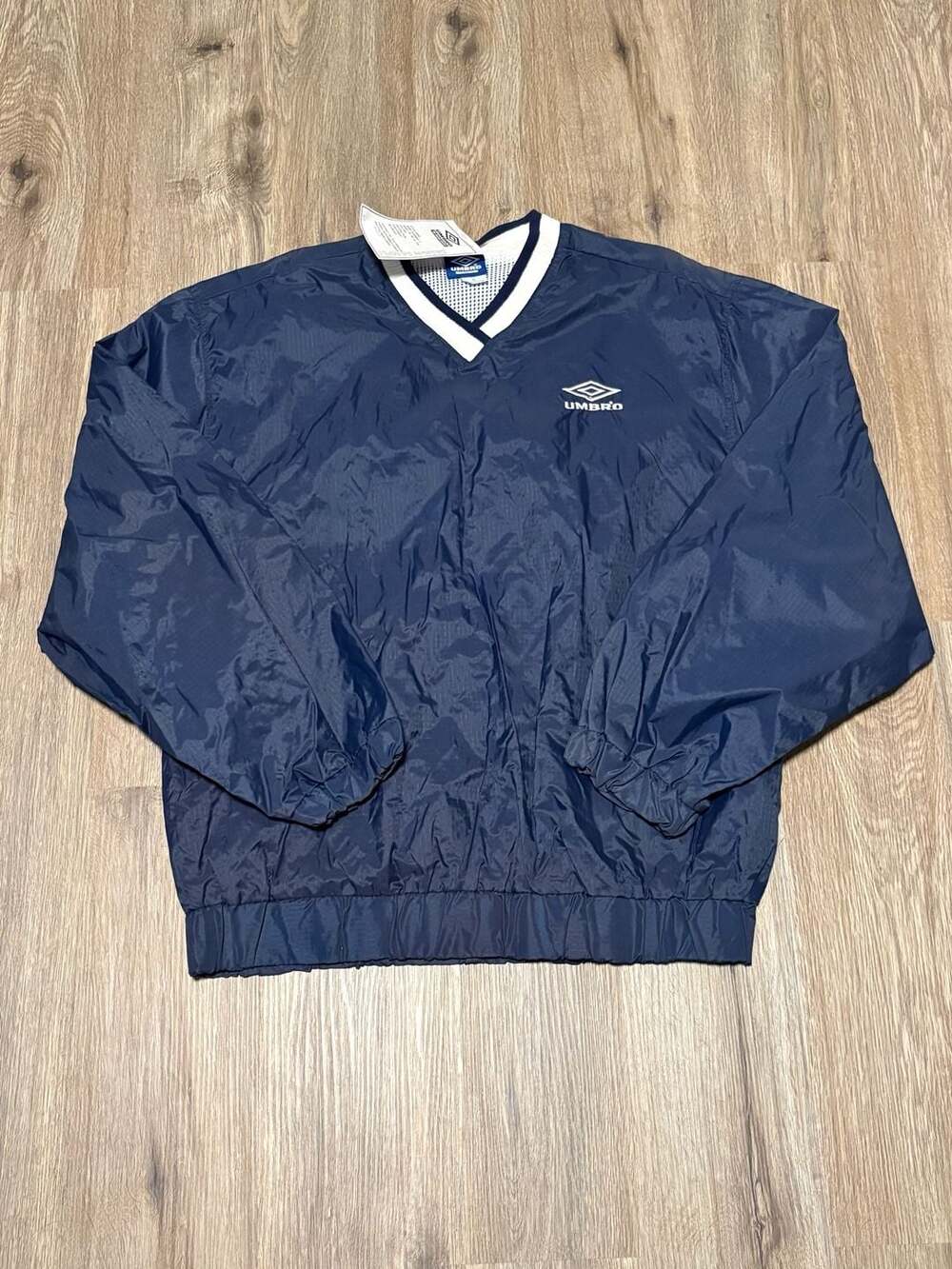 Umbro Element Y Men’s  Windbreaker Size L USA V-Neck Pullover Sample Jacket